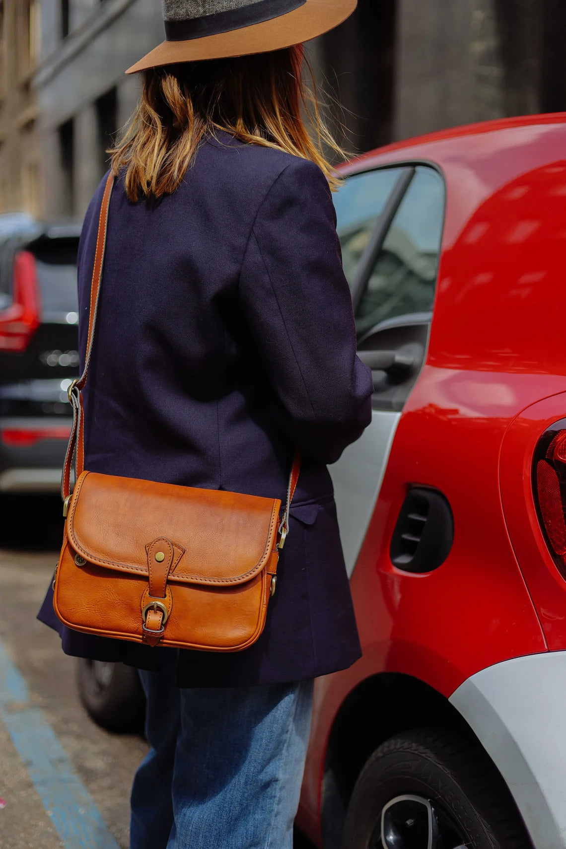 Handmade Leather Crossbody Bag – Stylish Women's Leather Handbag